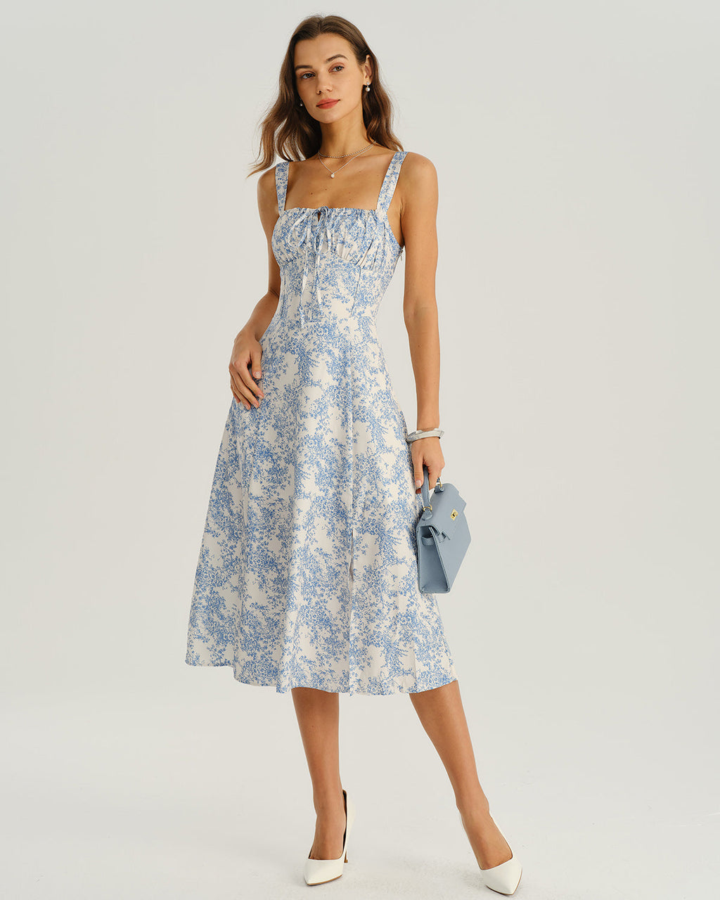 Vestido azul con estampado floral