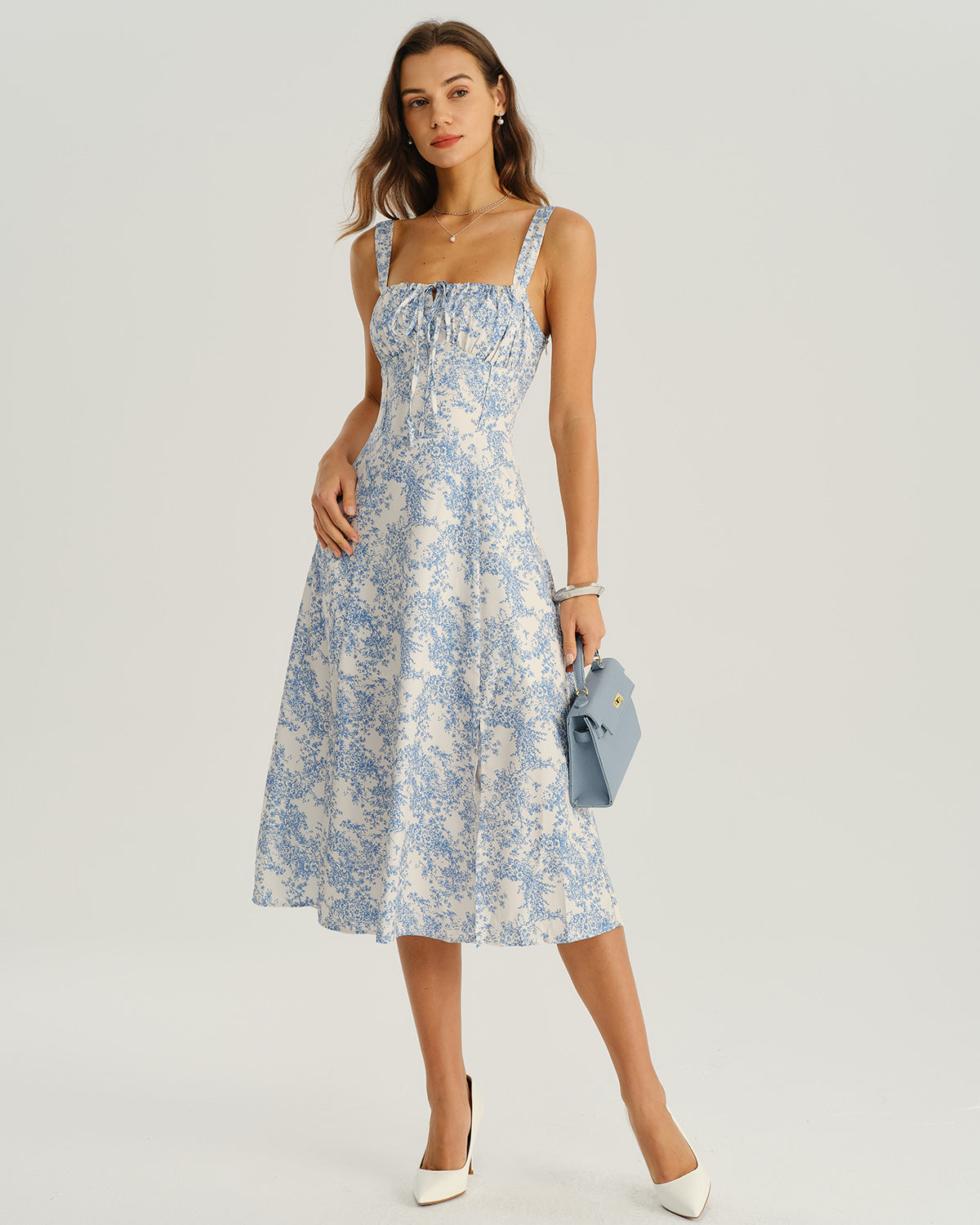 Vestido azul con estampado floral