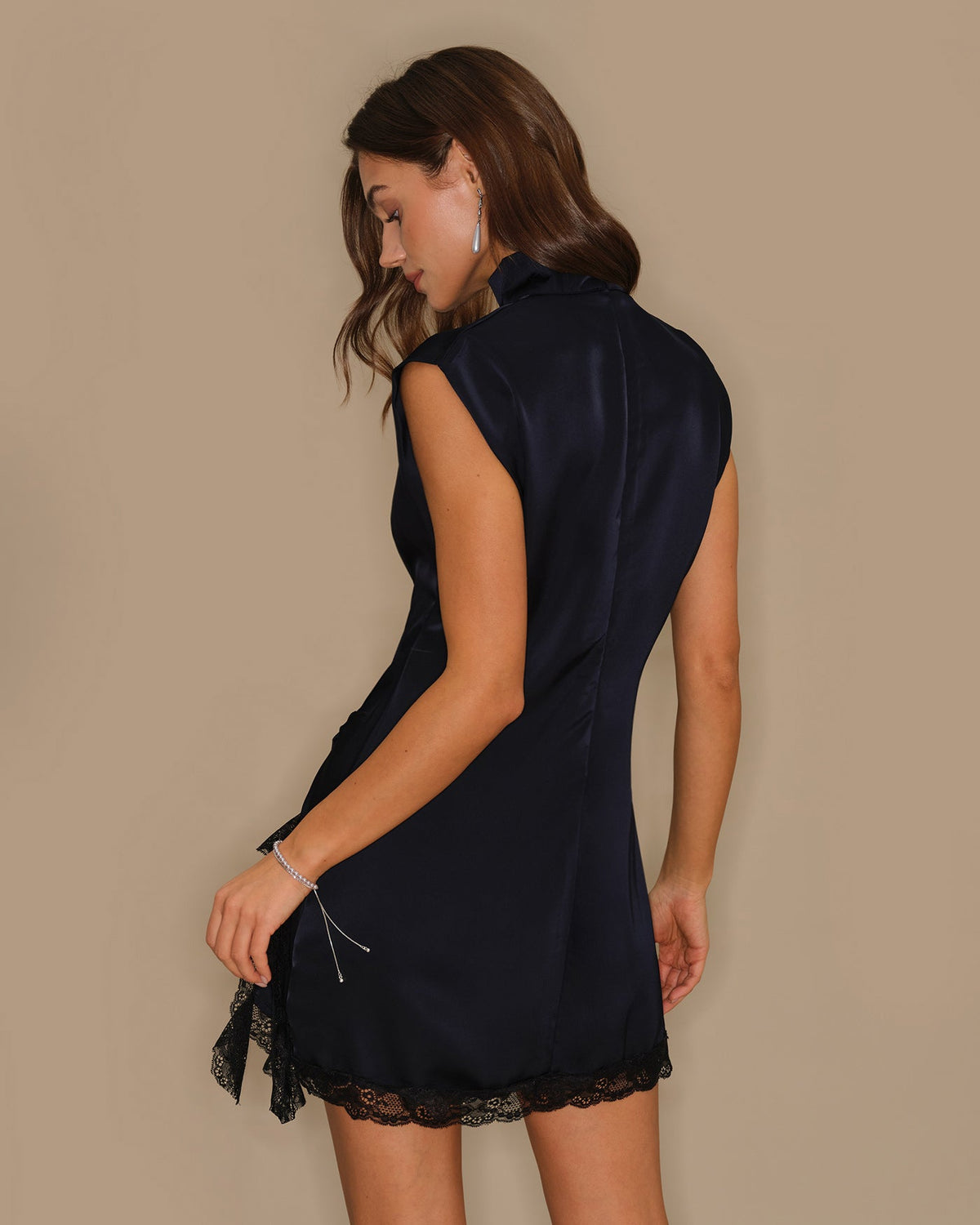 Vestido túnica corto elegante azul de encaje con tortugas