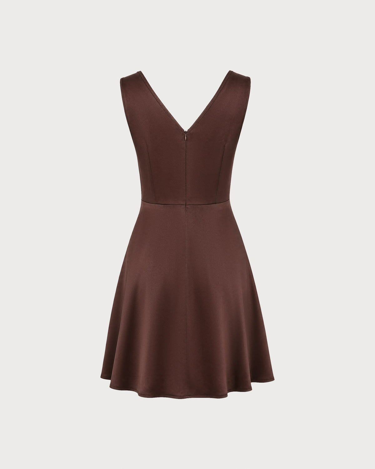Vestido mini marrón de satén sin mangas con cuello en V