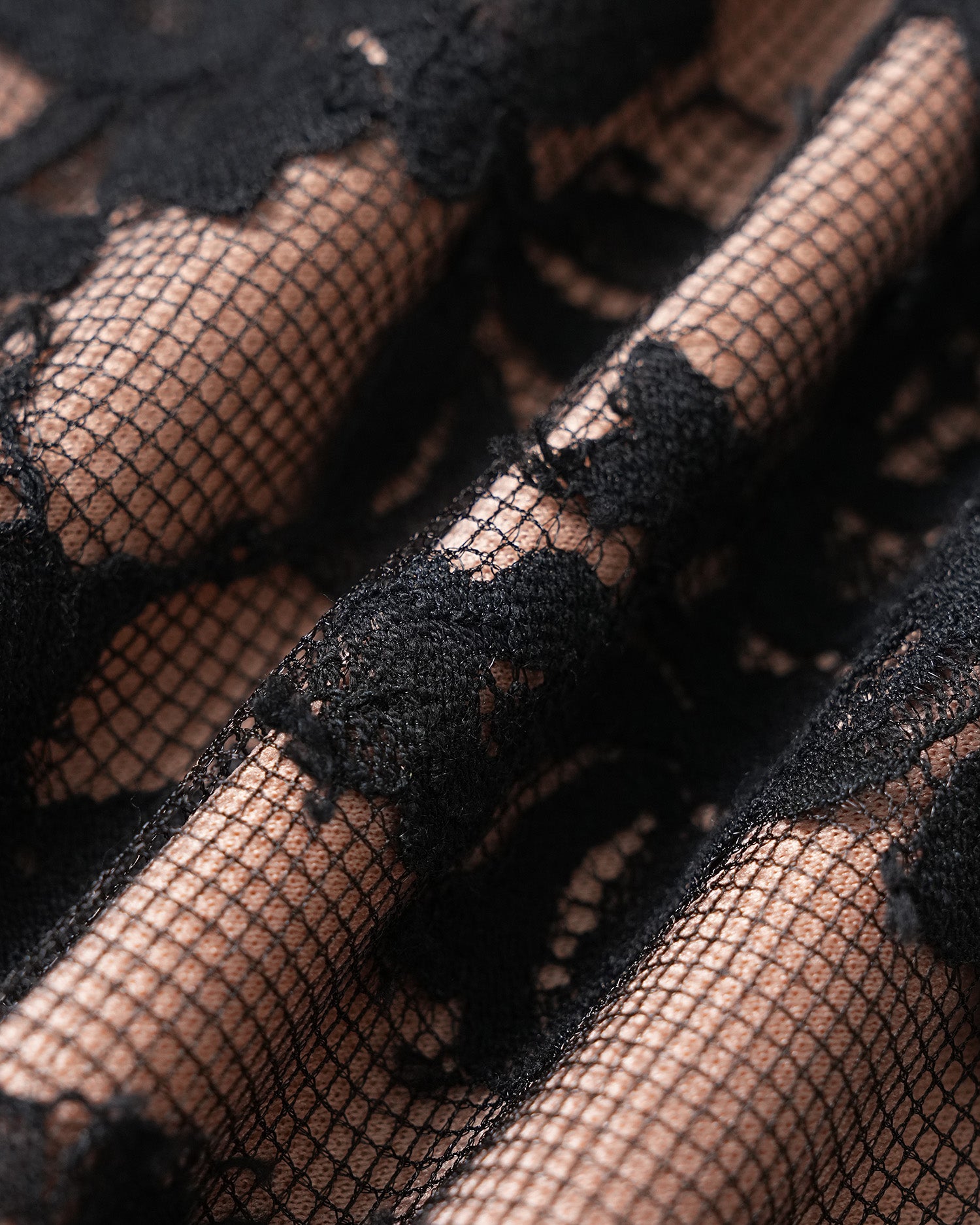 Vestido negro de encaje