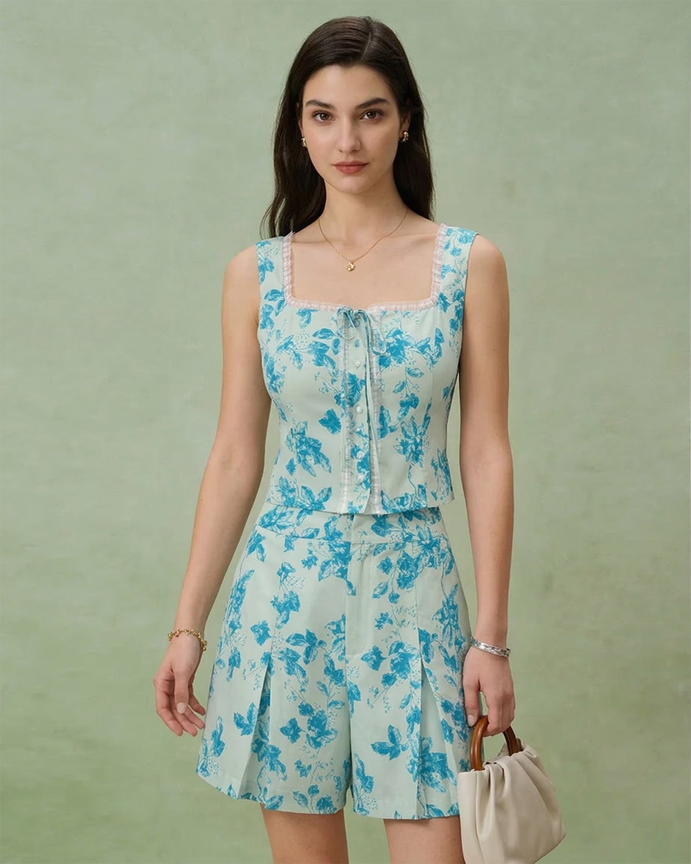 Shorts azules florales