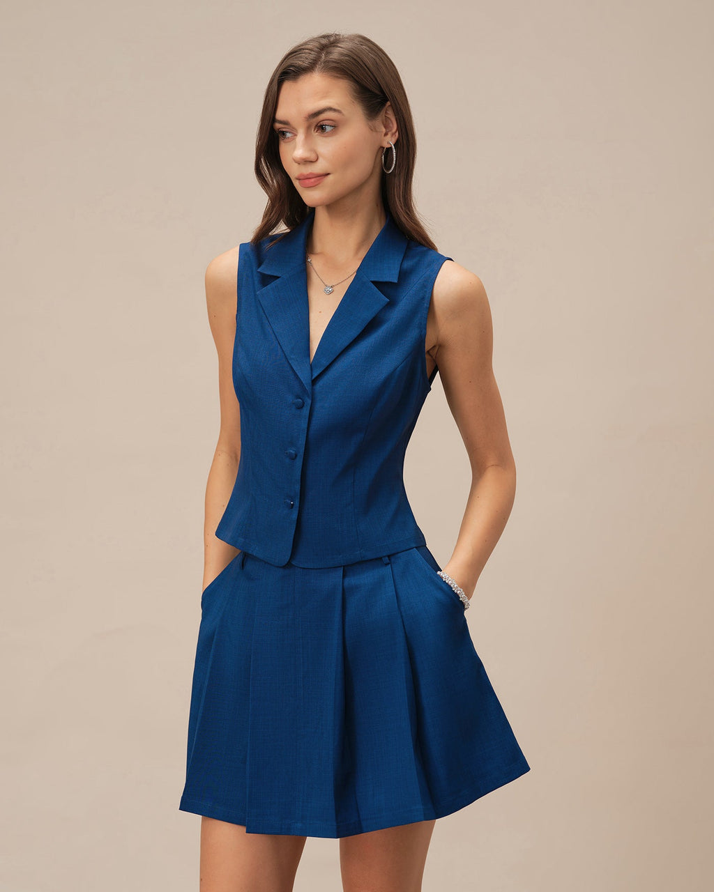 Falda mini azul de línea A con prácticos bolsillos