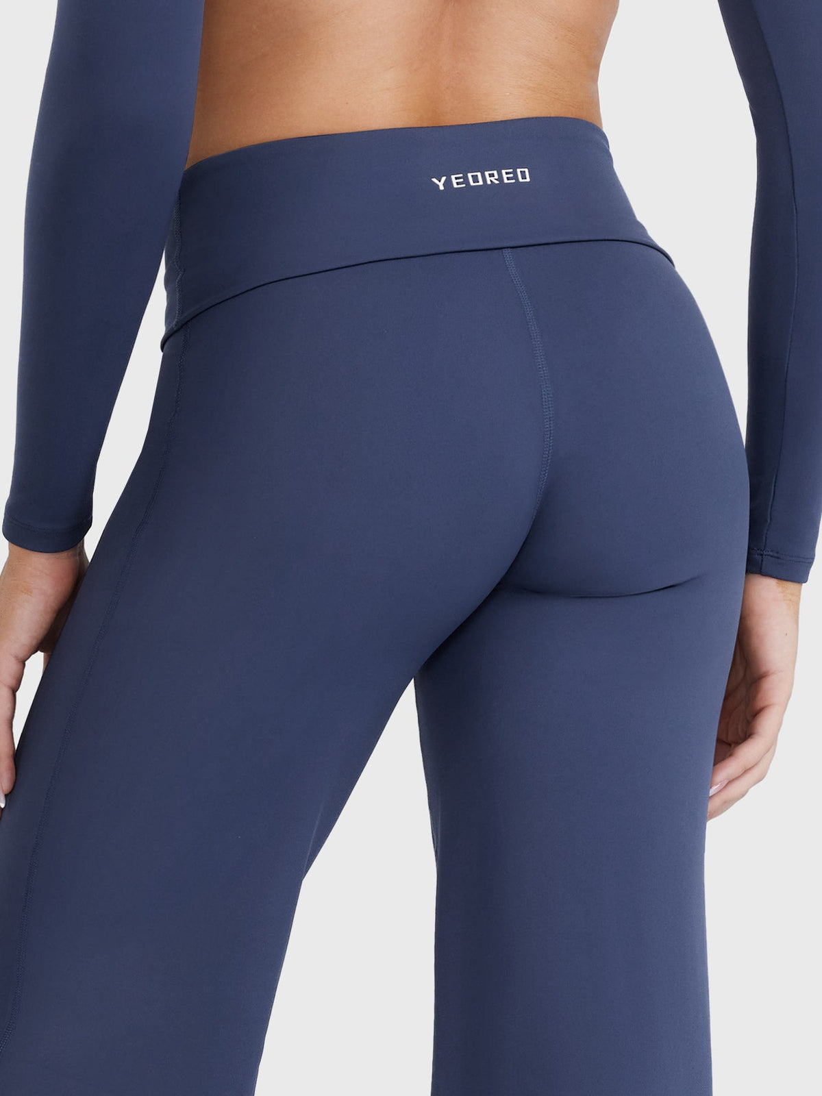 Yeoreo SoftHue Leggings de pierna recta de 31,5" con cintura doblada – Ajuste suave y favorecedor